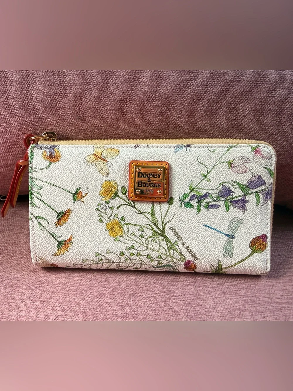 Dooney & Bourke White Floral Zip Wallet with Gold Plaque - Picture 1 of 3